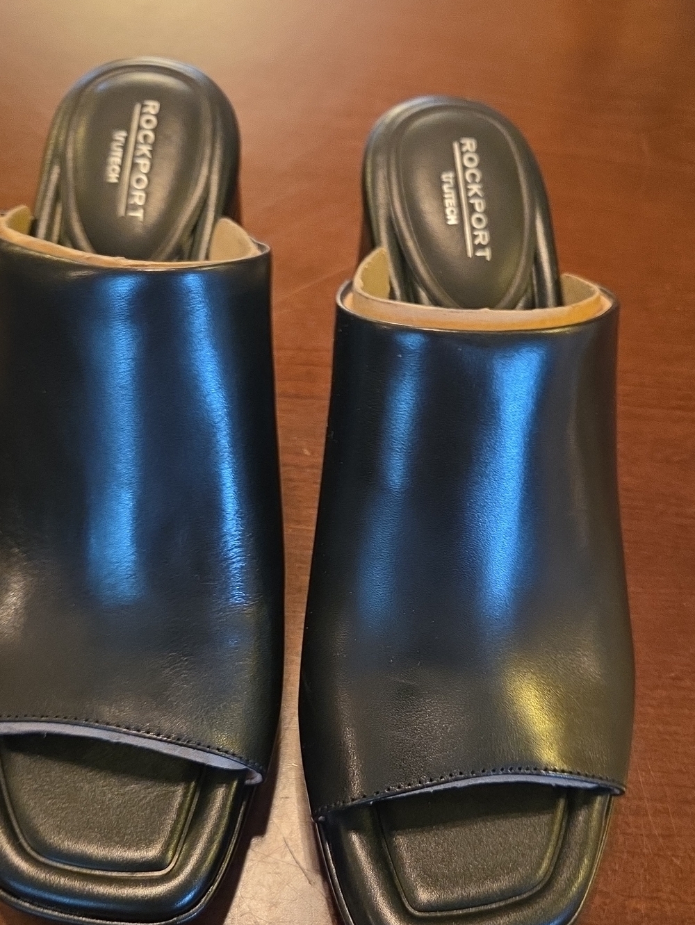 Rockport Women's Black Slip-On Mule Size 7.5 M